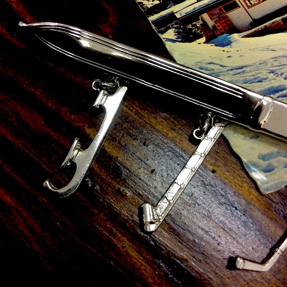 Winter Sports Pin - Picture 2 of 4